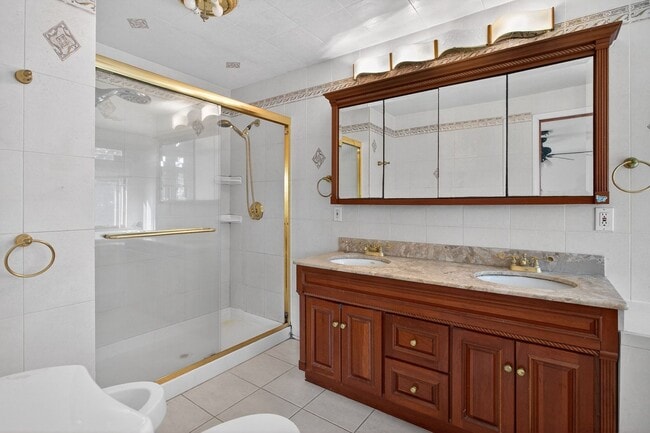 Building Photo - 352 Rahways Rd