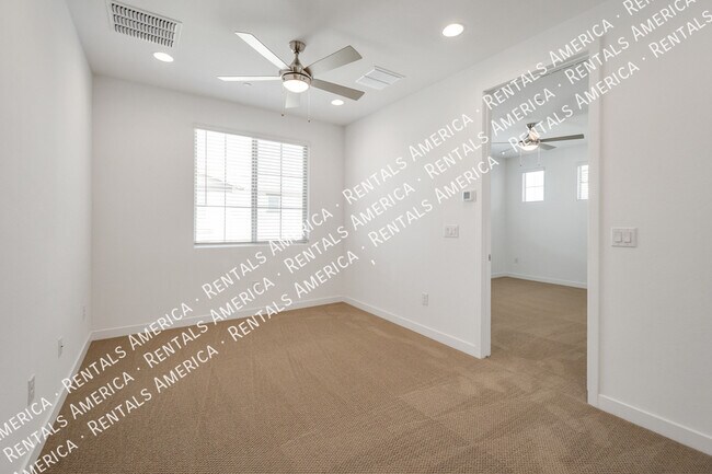 Building Photo - 4100 S Pinelake Way