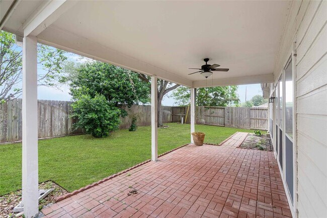 Building Photo - 21506 Willow Glade Dr