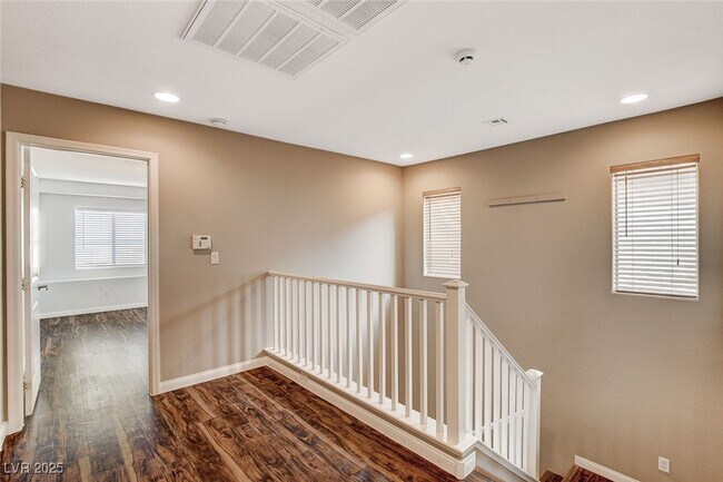 Building Photo - 9768 Plane Tree Ct