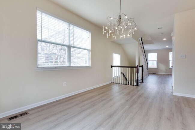 Building Photo - 1919 Beckman Ter