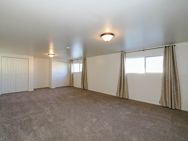 Building Photo - Home on Ponderosa Drive