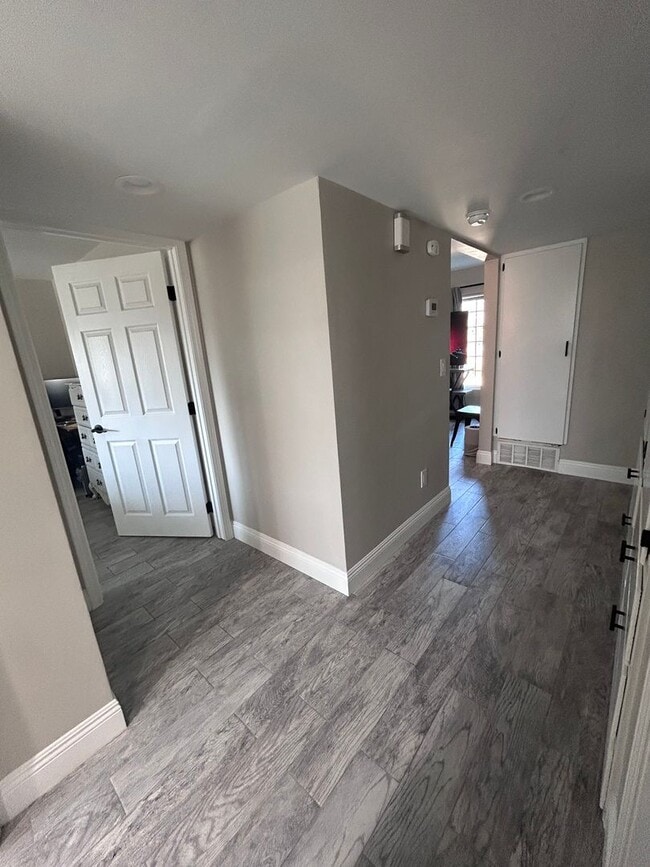 Building Photo - Country home - 3 bed 2 bath!