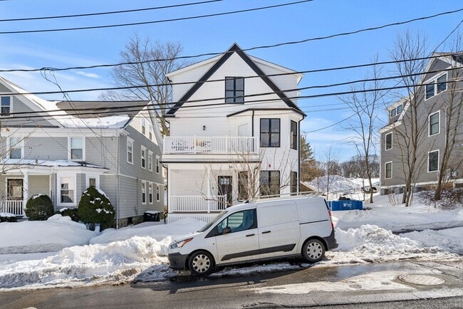 Building Photo - 53 Dustin St