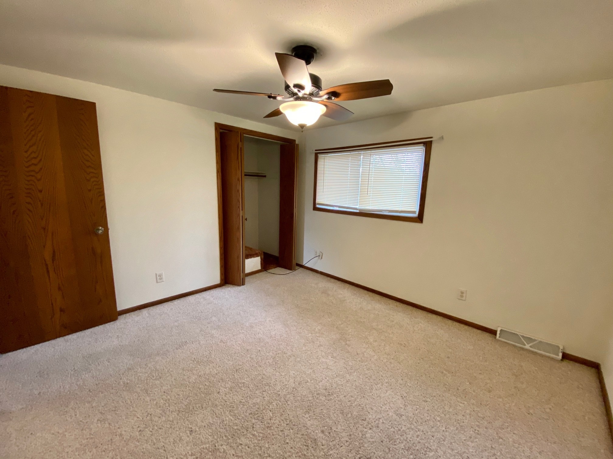 Building Photo - 610 12th Ave S