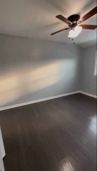 Building Photo - 821 Lannerton Rd