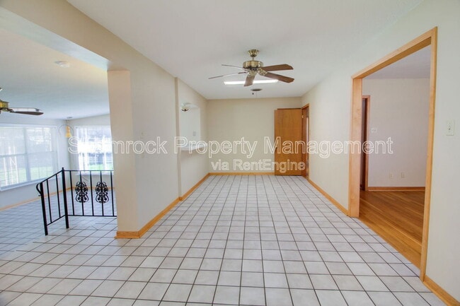Building Photo - 315 Estates Dr