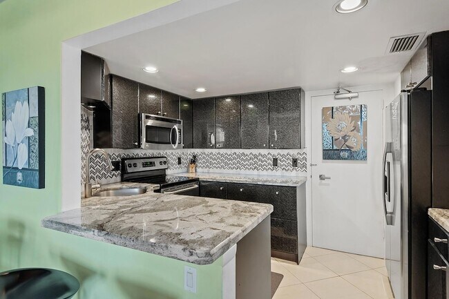 Building Photo - 3700 Galt Ocean Dr