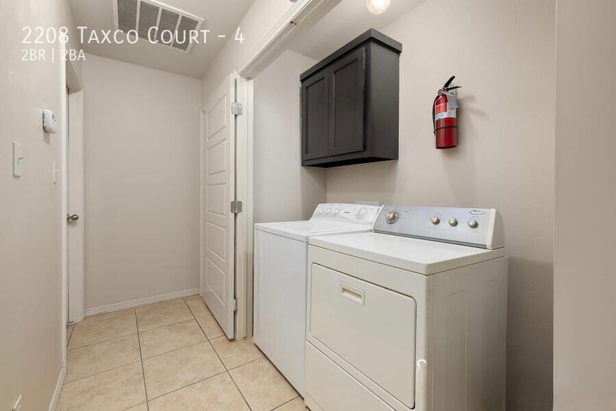 Building Photo - 2208 Taxco Ct