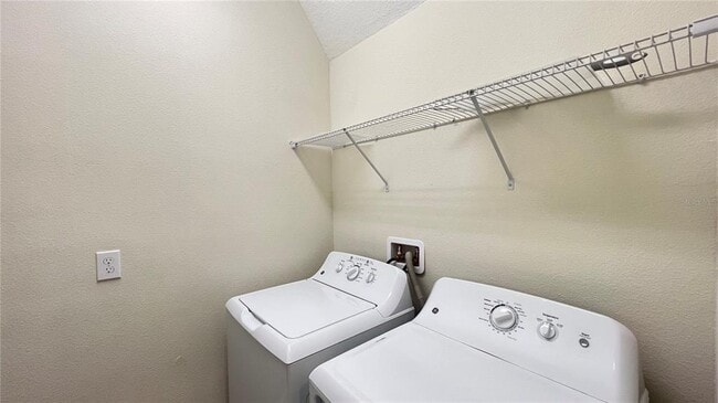 Building Photo - 15079 Evergreen Oak Loop