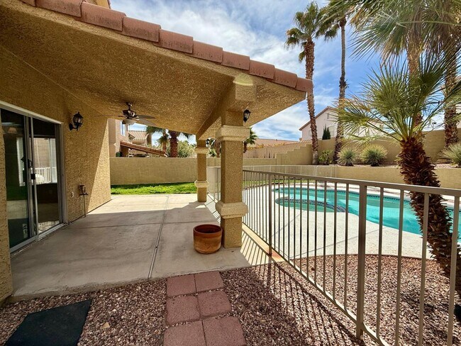 Building Photo - Amazing Peccole Ranch Home 4 beds & Pool