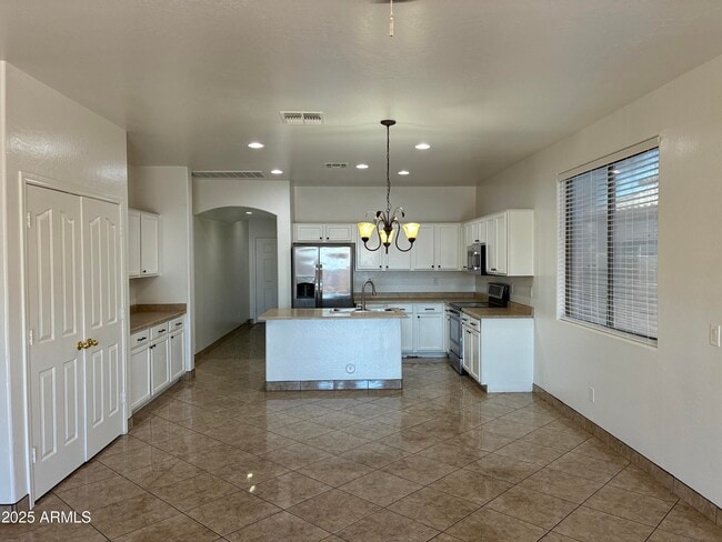 Building Photo - 24775 W Dove Trail