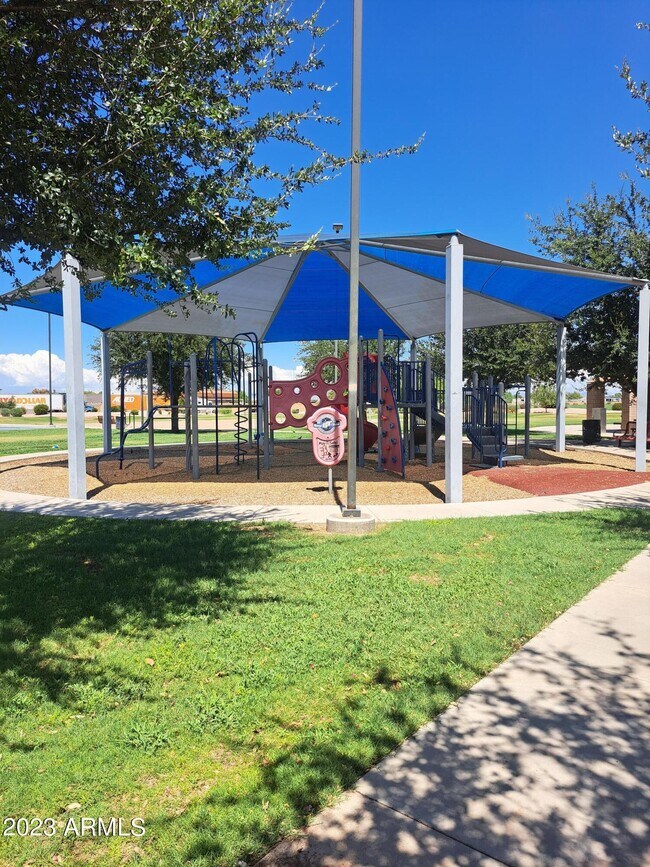 Building Photo - 7125 N 68th Dr