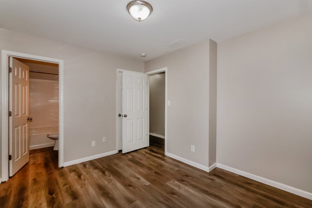 Building Photo - 450 Southgate Dr