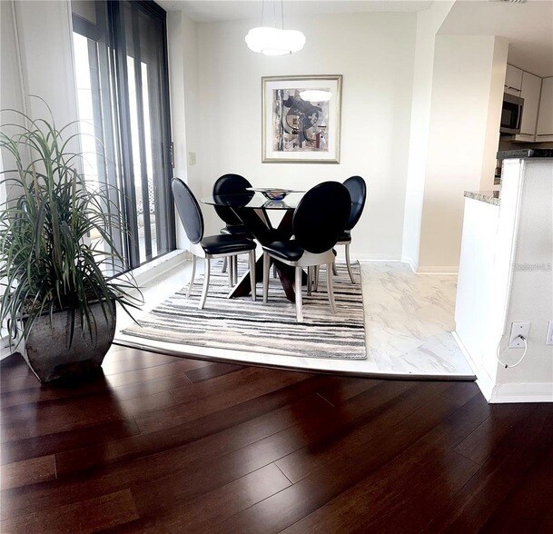 Building Photo - 5950 Pelican Bay Plaza S