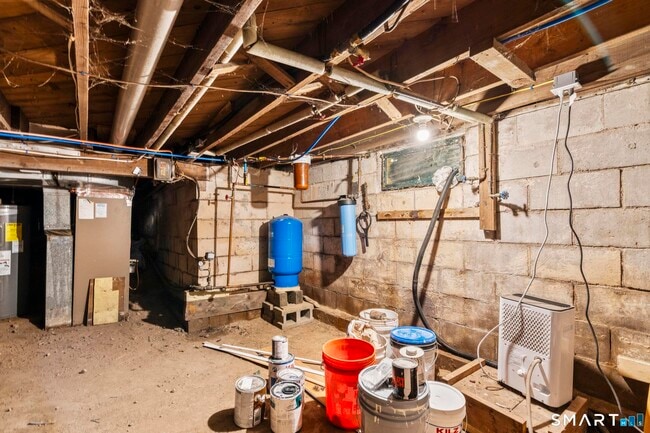 Building Photo - 173 Elm Hill Rd