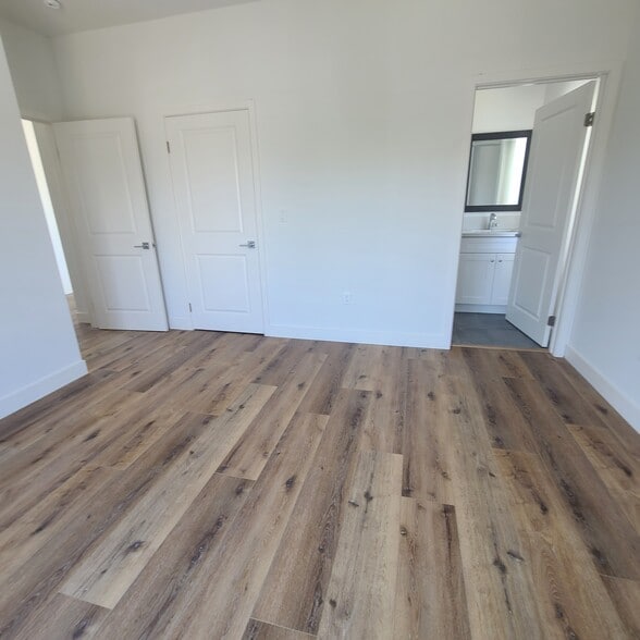 Ensuite Bedrooms - 13826 Bessemer St