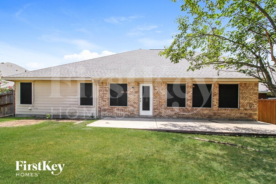 Building Photo - 8 Willowstone Ct