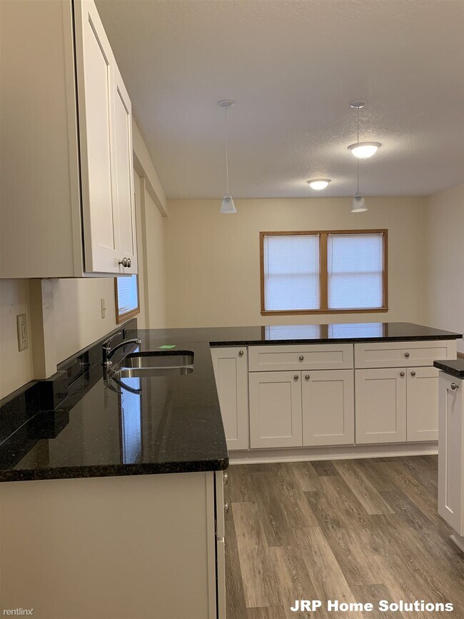Building Photo - 2 br, 1 bath Apartment - 6400 Gillis Dr Ste A