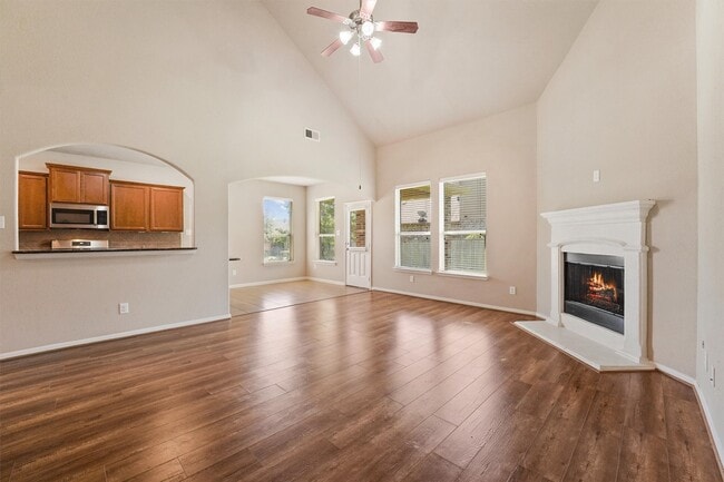 Building Photo - 115 Black Swan Pl