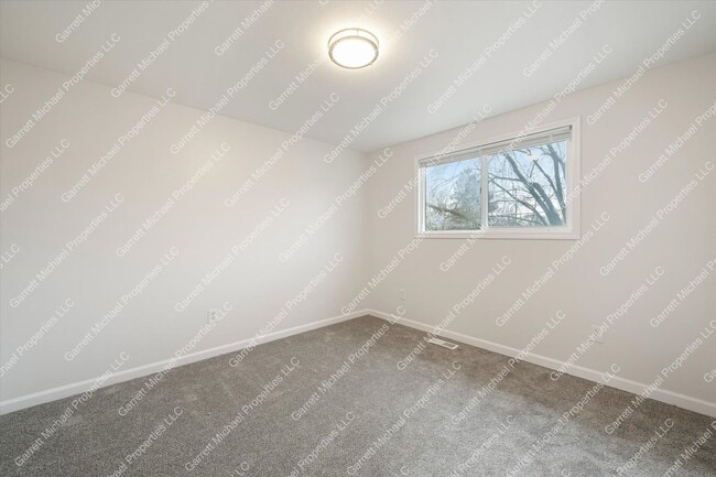 Building Photo - Fully Remodeled 4-Bedroom Home in Desirable Neighborhood in Pontiac for Rent!