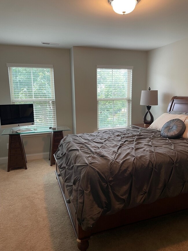 Building Photo - 30 Summit Point