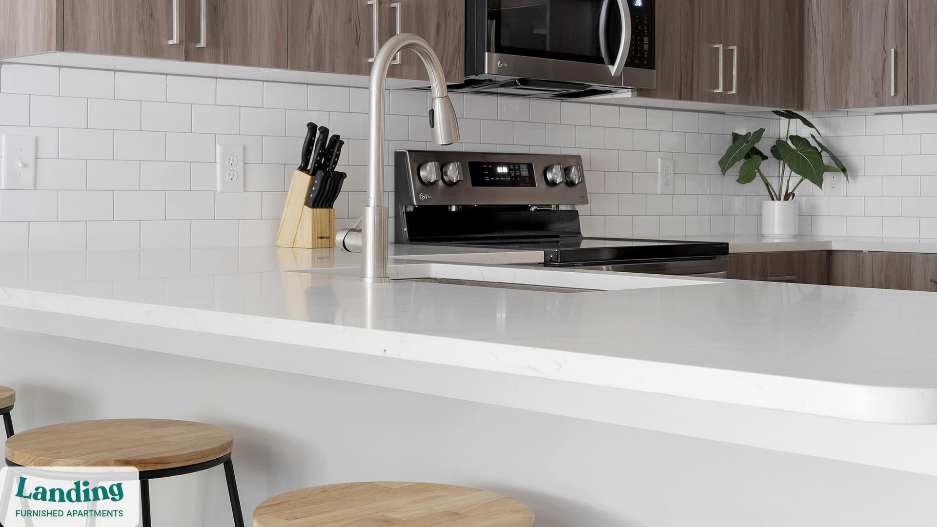 Building Photo - 1880 Maple Dr NW