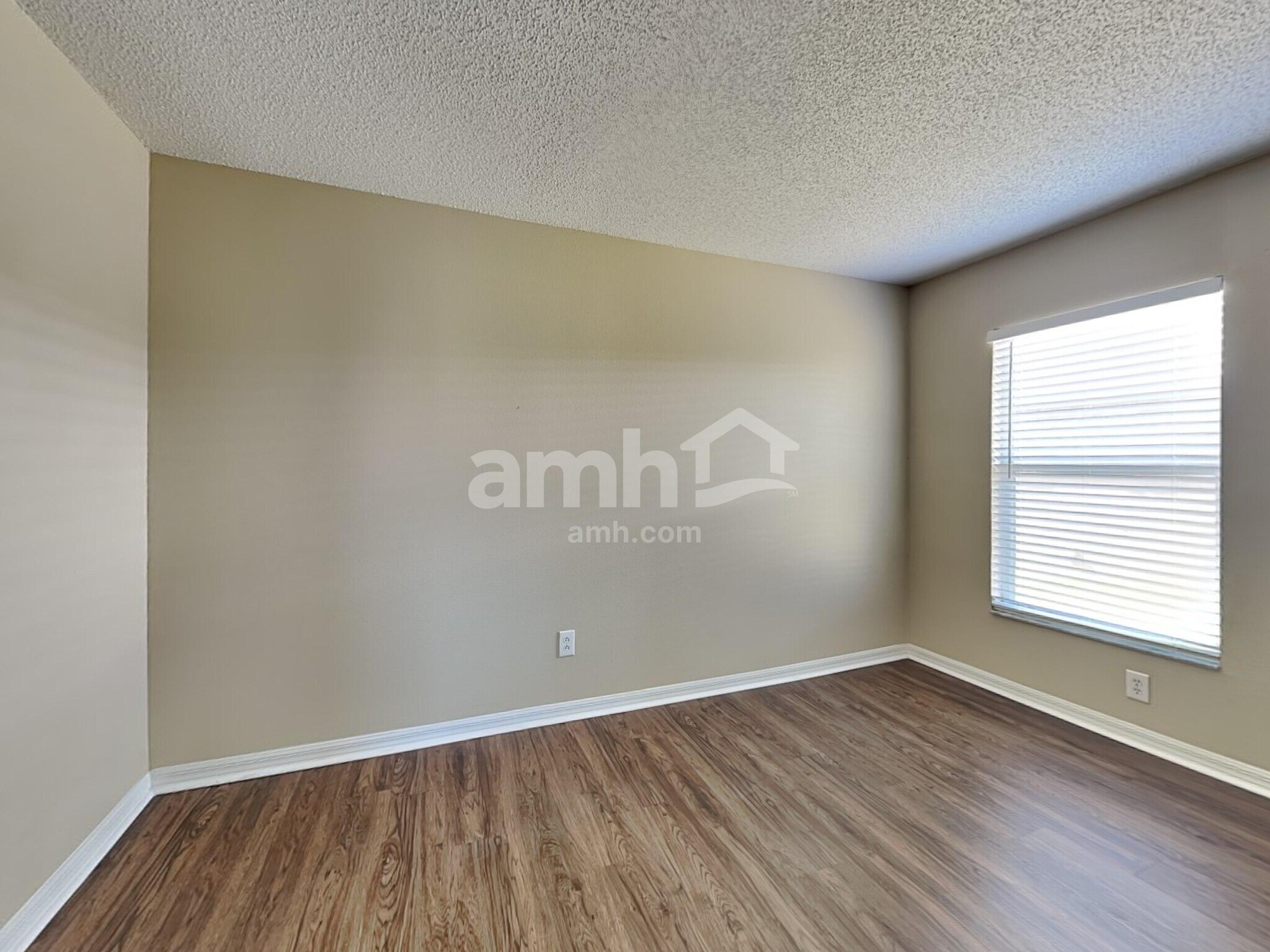 Building Photo - 12517 Midpointe Dr