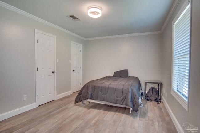 Building Photo - 7667 Old Hickory Dr