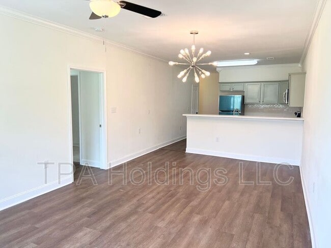 Building Photo - 43225 Creek Cir