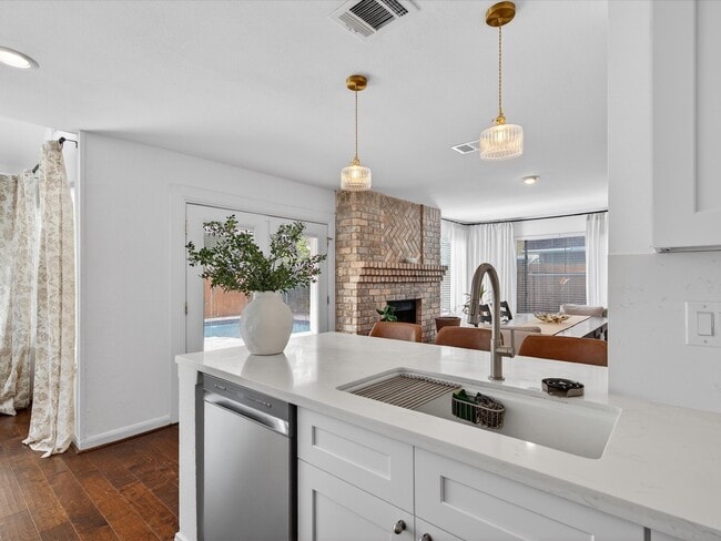 Building Photo - 1676 Beaconshire