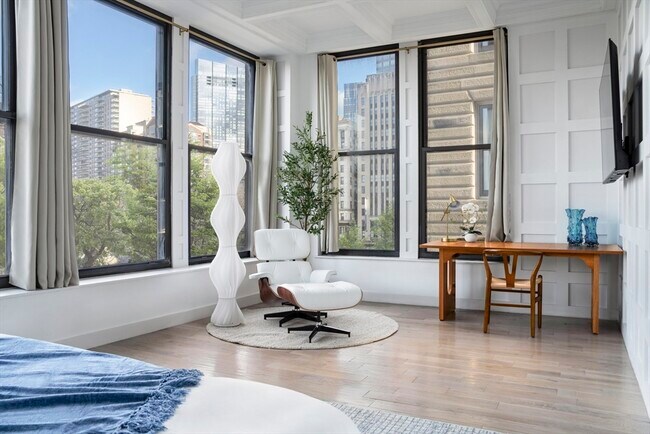 Building Photo - 132 Boylston St