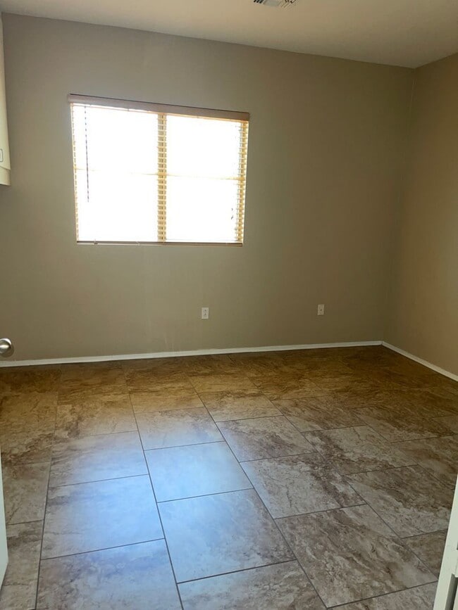 Building Photo - 17065 W Marconi Ave