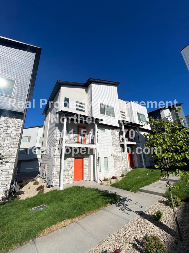 Building Photo - 3084 N 1600 E