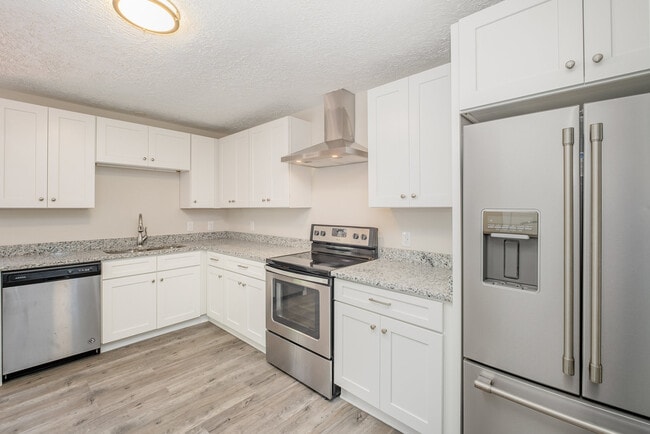 Building Photo - 417 W Coffee St