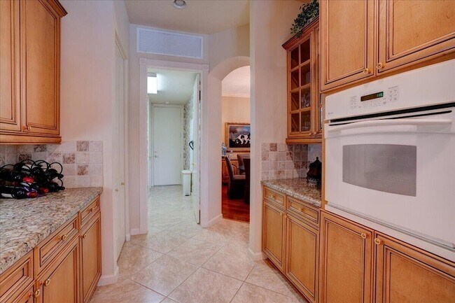 Building Photo - 10891 Northgreen Dr