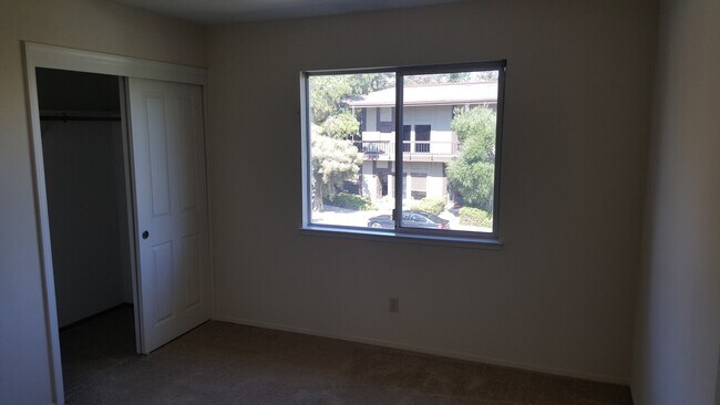 Building Photo - FARLEY