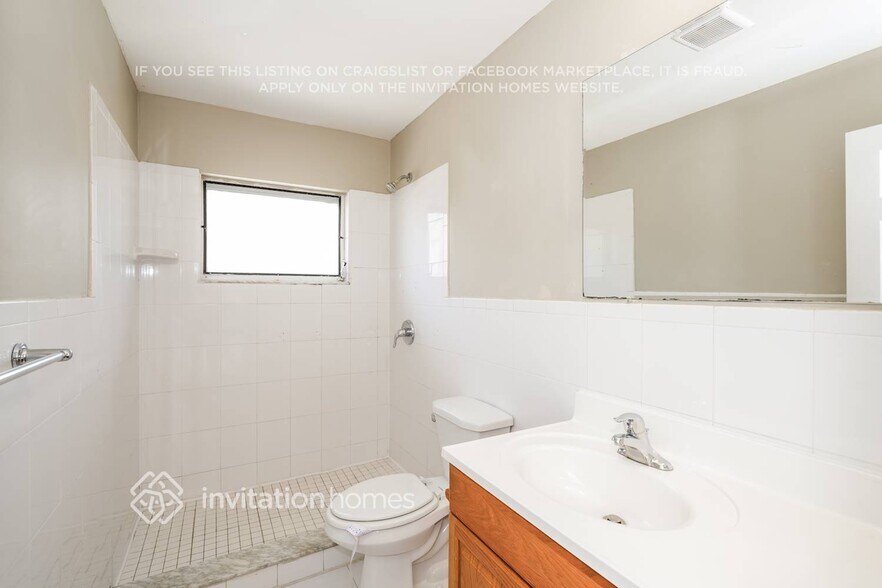 Building Photo - 3731 Aster Dr