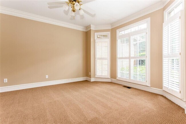 Building Photo - 5020 Greatwood Ln