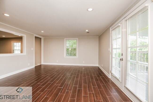 Building Photo - Charming 3 Bedroom in Nashville!