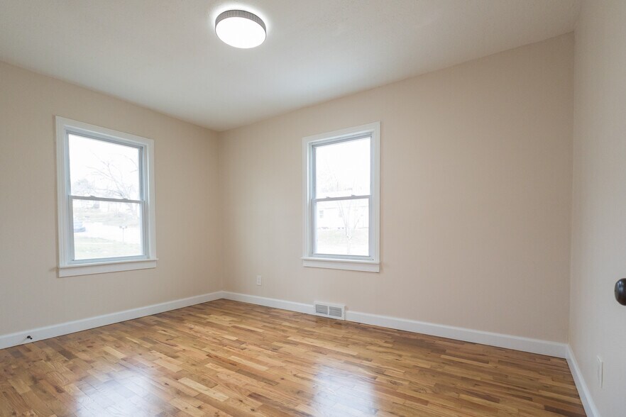 Bedroom 2 - 903 Pawnee St