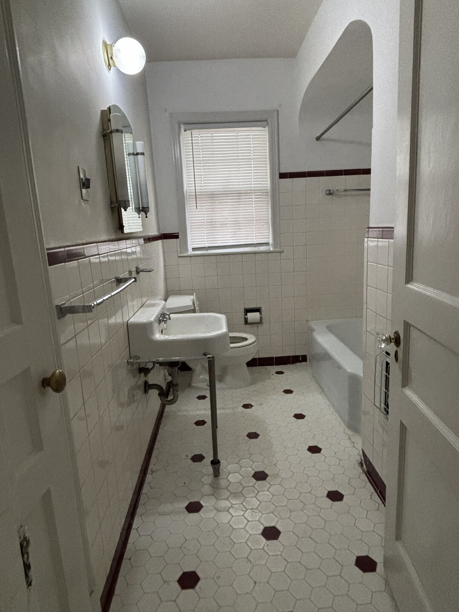 Building Photo - 3659 Highland Park Pl