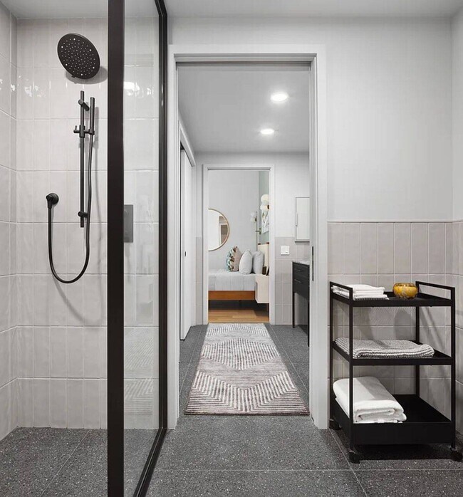 Building Photo - 547 W 47th St