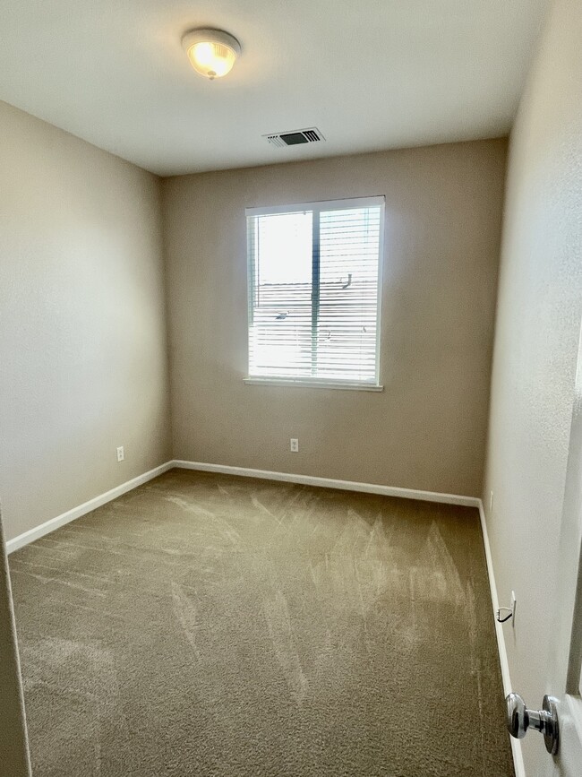 Building Photo - 4350 Mt Kisco Way