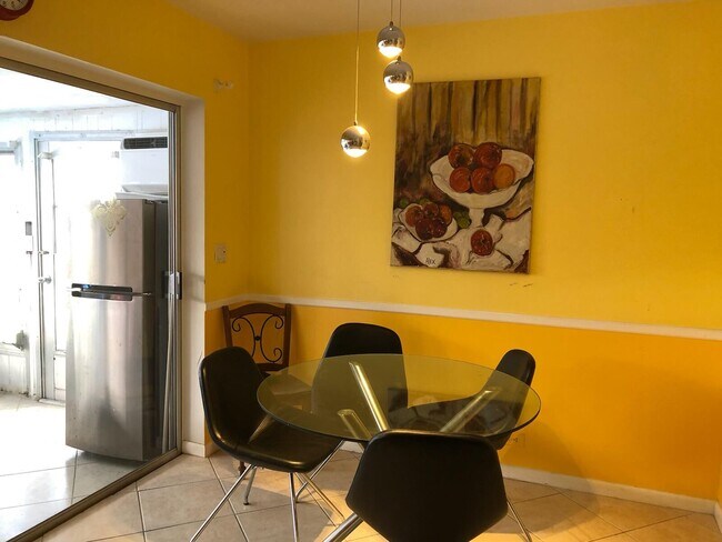 Building Photo - 2161 NE 51st Ct