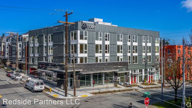 Building Photo - 802 5th Ave N