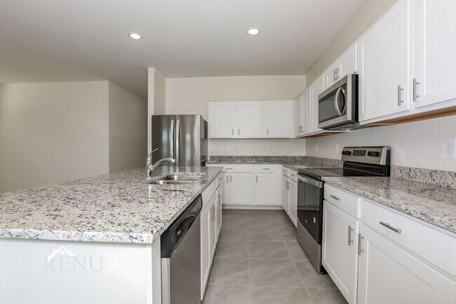 Building Photo - 35607 W San Capistrano Ave