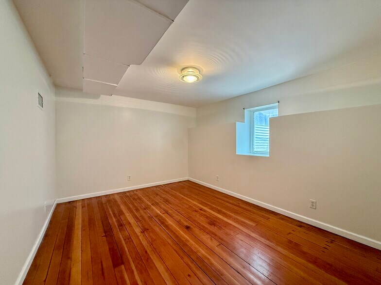 Building Photo - 909 Ouray Ave