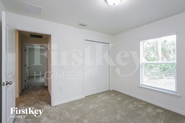 Building Photo - 4611 Belladonna Ave