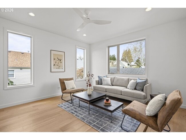 Building Photo - BRAND NEW stylish and modern Mt. Tabor stunner! Available Now!!
